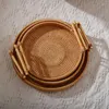 Plateau de service rond en rotin tissé à la main, assiette de rangement avec poignées en bois, panier en osier pour boisson du petit déjeuner