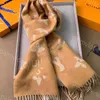 2024Scarf Designer Fashion Real Halten Sie hochwertige Schals Seide Einfache Retro-Stil-Accessoires für Damen Twill Scarve schwarze Farben V-Schal mit Box