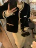 女性用ジャケットファッションレッドブラックスモール香り豊かな女性のための韓国語レトロ長袖シングル胸ポケットカーディガンジャケットレディーストップス