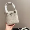 Ladies Diamond Bag mångsidiga underarmsäckar Märkesdesigner Handväskor minimalistiska och fashionabla messengerväska