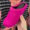 Zapatos de diseñador, zapatillas de piel a la moda para mujer, toboganes de pelo con punta redonda, zapatos de mulas negros, rosas, rojos y verdes, media zapatilla plana