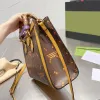 2024 Nuevo bolso de mano de gran capacidad Bolsos de hombro de moda Bolsos de bambú Carta Viajes Totes de compras Monedero Correa de cuero extraíble Hardware de metal Monedero cruzado