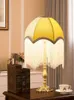 Stehlampen Licht Luxus Schlafzimmer Nachttischlampe Wohnzimmer Europäischen und chinesischen Stil Vintage Quaste Messing Ins Französisch Studie Tisch