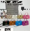 Fashionabla eleganta gränsöverskridande europeiska och amerikanska stilhandväska kvinnors nya högkänsla axelväska koreansk stil brev crossbody kvinnors väskor