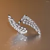 Cluster anneaux de luxe Fashion Stagered Wing Forme Ouverture pour les femmes Personnalités de personnalité Bride Bands de mariage Jewelry JZ461