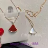 Ketting voor autobanden Klassiek populair temperamen goud hoge versie kleine rok vrouwelijke letter fritillary glimlach licht luxe hart met originele doos