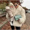 Street Faux Kürk Ceket Kadın Belvelek Uzun Kollu Lüks Kabarık Kadın Ceket Kış Moda Gevşek Büyük Boy Lady Outwear 240108