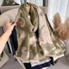 Écharpe en cachemire feuille de Ginkgo pour femmes, nouvelle mode, édition coréenne, chaud, châle à pompon, polyvalent, tendance pour le cou d'étudiant, automne et hiver