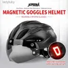 Caschi da ciclismo JEPOZRA Casco da bici Adulto Uomo Donna con occhiali magnetici Casco da bicicletta con luce posteriore a LED regolabile per bici da strada CiclismoL240109