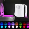 1 veilleuse de toilette, détecteur de mouvement PIR, lumières de toilette, lampe de nuit LED pour toilettes, 8 couleurs, éclairage de cuvette de toilette pour salle de bain, salle de bain, couleur : 16 couleurs.