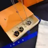 projektant biżuterii bransoletka luksusowe designerskie naszyjniki kolczyki 18K złota platowana bransoletka moda list wisiork Dzielni kobiety miłosne kolczyki
