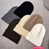 Designer Ball Caps Herfst en Winter Effen Kleur Min Label Koreaanse editie Veelzijdige verdikte gehoorbescherming Gebreide wollen muts voor mannen en vrouwen BB5F