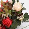 Fiori decorativi 12 teste Simulazione Fiore di rosa artificiale Bouquet di seta Festa di nozze Decorazioni per la casa Bellezza Accessori interni finti