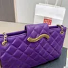 Sac à bandoulière violet de créateur Sac à chaîne en cuir diamant 24C Grande capacité Pochette violette Sac à bandoulière de luxe Sacs à bandoulière de luxe Sacs à main pour femmes