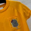 Brand Women T Shirt Designer Mash Mase Pocket Pocket Dekoracja okrągła szyja Krótkie rękawy Knifowanie wysokiej jakości górnej odzieży 09 stycznia