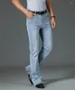 Jeans da uomo Primavera 2024 Vintage svasato per uomo Boot Cut Denim Classico fondo a campana Pantaloni casual Pantaloni azzurri alla moda