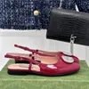 2024 en kaliteli en yeni orijinal deri sandalet moda kadın daireler patent deri marka tasarımcı elbise ayakkabı pompalar bayan sivri uçlu düşük topuk zarif slingback