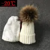 Cappelli con palline in vera pelliccia di procione per bambini, berretto invernale in velluto per bambini, ragazzo, ragazza, caldo, pon pon di pelliccia, cappello da sci, cappello con pompon di pelliccia 240108