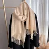 2024年の女性の両面秋と冬の暖かさのためのファッションカシミアスカーフ韓国語バージョンの長いスカーフ、ソリッドカラー汎用性、ハイエンド