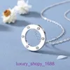 Pendentif de pneus de voiture Collier Meilleure vente Anniversaire Cadeau de Noël Lumière de luxe six diamants gâteau rond collier en acier titane pour femmes avec boîte d'origine