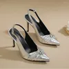 Модельные туфли 2024, дизайнерские женские туфли с металлическим краком и серебряными стразами, элегантные свадебные босоножки на высоком каблуке с острым носком для вечеринок