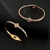 Bracciale di lusso con unghie sottili Bracciale di design per donna Bracciale con diamanti di fascia alta leggero in oro rosa con top in oro