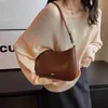 Bolsas de ombro Red Undertan for Women 2023 New Texture Leather Crossbody Bolsa de luxo de luxo Bolsas de noiva Trendcatlin_fashion_bags