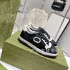 Cor Novo Designer Casal Running Shoes para Homens Old Screener Versátil G Family Sneaker Rosa Trainer Flor G Matching Family Casual Feminino Lace-Up Sport Shoes WX5Wl