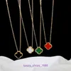 Bildäcks Pendant Necklac Best Sell Birthday Christmas Gift Korean Nytt mångsidigt nätverksröd titanstålhalsband för kvinnor med originallåda