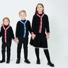 AP listra cardigan coleção meninos meninas dois tons v pescoço família combinando roupas adolescentes crianças moda algodão casual conjunto vestido superior 240108