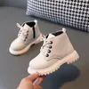 Autunno Bambini Stivali in pelle Scarpe da ragazzo Stivali moda per bambini Stivali da neve alla caviglia per bambini Sneakers sportive Scarpe invernali per bambina 240108