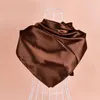 Foulards Foulard universel exquis doux sentiment de main femme imitation soie grand carré femmes foulard beau travail