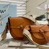 Top-Designer-Saddle-Taschen Damen-Umhängehandtasche Geldbörse Lowee High-End-Leder-Clamshell-Tragetasche mit Vintage-Schleife Luxus-Umhängetasche mit Alphabet-Stickerei und breitem Riemen