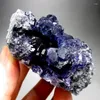 Dekorativa figurer 280G Royal Blue Fluorite Geode på Matrix - Kristaller och stenar Läkande mineralprov Heminredning Feng Shui -dekoration