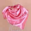 Foulards Foulard universel exquis doux sentiment de main femme imitation soie grand carré femmes foulard beau travail