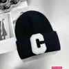 Designer Ball Caps Konijnenbont pluche Koreaanse versie grote C-letter grijze wollen hoed voor dames in herfst en winter, gebreide muts voor warmte, postpartum koude hoed 5SCB