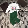 Conjuntos de ropa para niños Plus Terciopelo Cálido Marca de moda Otoño Invierno Niños Niños Tesoros Niñas Algodón Dos piezas Diseñador de lujo Sudadera con capucha Falda Pantalones CSG2401