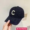 Designer-Ballkappen Herbst und Winter Kaninchenhaar gemischt Strass C-Buchstabe Baseballkappe Koreanische Mode dünne Entenzungenkappe Warme Mütze Flut QE4E