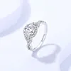 Anneaux de cluster Twisted Bras Moissanite Bague Femme Argent Sterling 925 Mode européenne et américaine Proposition élégante Cadeau de la Saint-Valentin