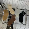 Herbst und Winter Neue Koreanische Stil Mid-Kalb Länge Socken Gekämmte Baumwolle Student Sport Socken Mädchen Socke Trendy Socke