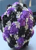 Bouquet da sposa viola e nero Forniture per matrimoni Fiore artificiale Perle Strass Dolce 15 Bouquet Quinceanera W2241653111