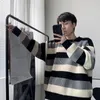 Männerkleidung Gestreifte lange Strickpullover für Männer Braune Pullover S 90er Jahre Vintage Y2k Ein koreanischer Herbstpullover Halsausschnitt Overfit X 240109