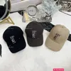 Designer Ball Caps Luo Jia's 23 HerfstWinter Nieuwe Letter Gedrukt Baseball Hoed Modieus en gepersonaliseerd Minimalistische Duck Tongue Hat Mat Katoen Veelzijdig 860S