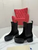 Botas femininas Laureate Desert Boot para passarela Couro bovino importado aumenta o conforto e a respirabilidade Sapatos de salto alto únicos sandálias botas de cavalo Sapatos casuais de negócios