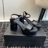 Raso Platosu saten ipek platform sandaletler harf yüksek topuklu ayak bileği kayış rhinestone logo plaketi topuklu buzağı derisi blok topuk sanal lüks tasarımcı sandal elbise ayakkabıları