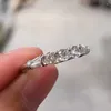 Bagues de cluster Petite rangée unique fraîche Zircone cubique pour femmes filles Mode élégante mariée accessoires de fête de mariage cadeaux d'anniversaire