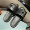 2024 tofflor Designer Plattform tjock botten Slide Women Slip-On Flats Beach Casual Slides Flip Flops Ladies