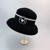 Berretti francesi vintage in stile erbaceo in lana con fiori di perle cappello a campana moda elegante cupola piccola profumata top in lana da donna