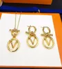 Europe America Designer Fashion Style Jewelry Sets Lady Women Gold-colour Hardware Engraved V Initials Baby e Necklace Earrings M00598 M006137445663