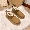 Mini bottes de neige en cuir véritable à semelles épaisses pour femmes, chaussures d'hiver en coton épais et chaud, antidérapantes et imperméables